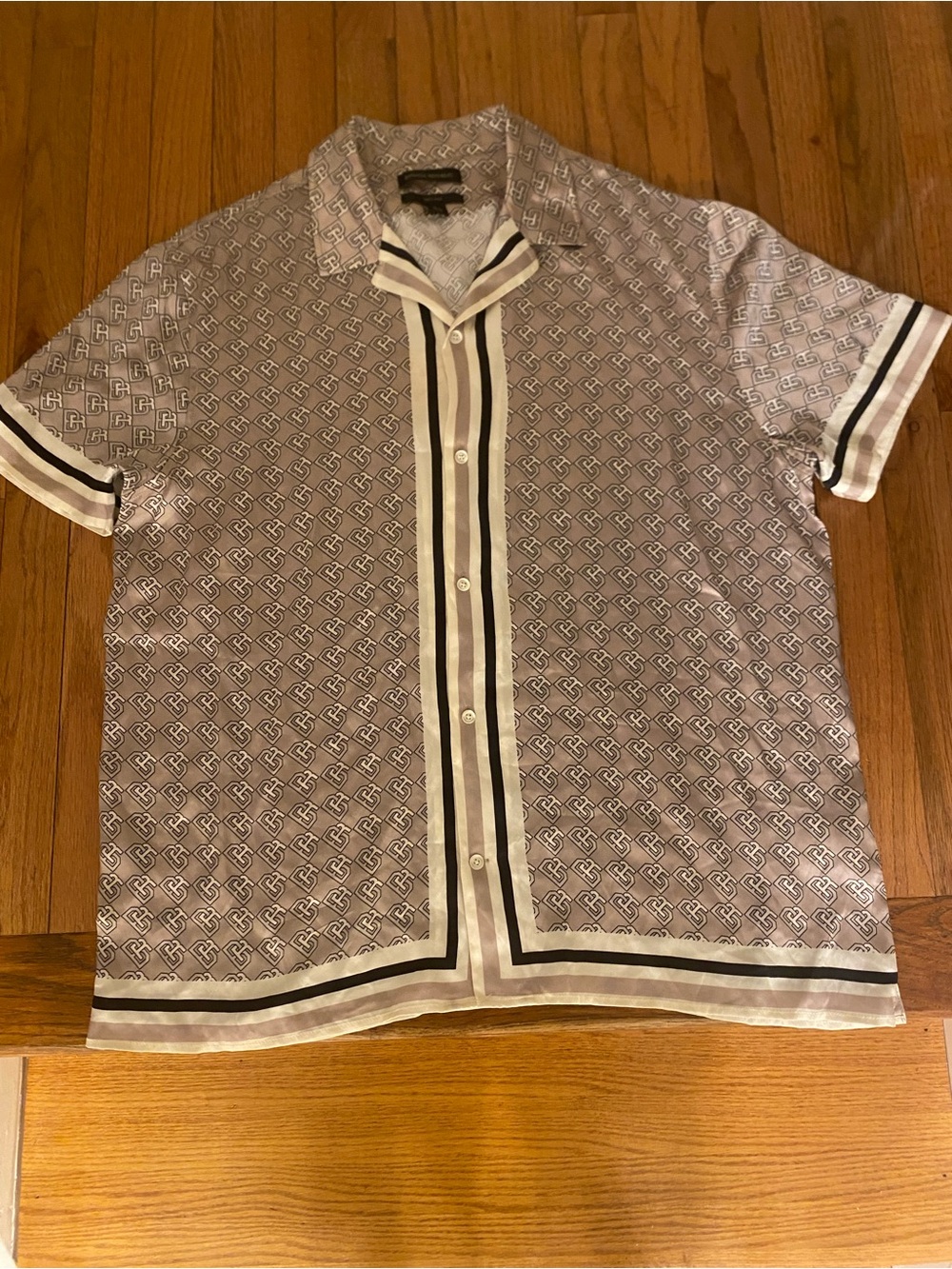 Banana Republic Gray Patterned Short-Sleeve Button-Down Silk Shirt